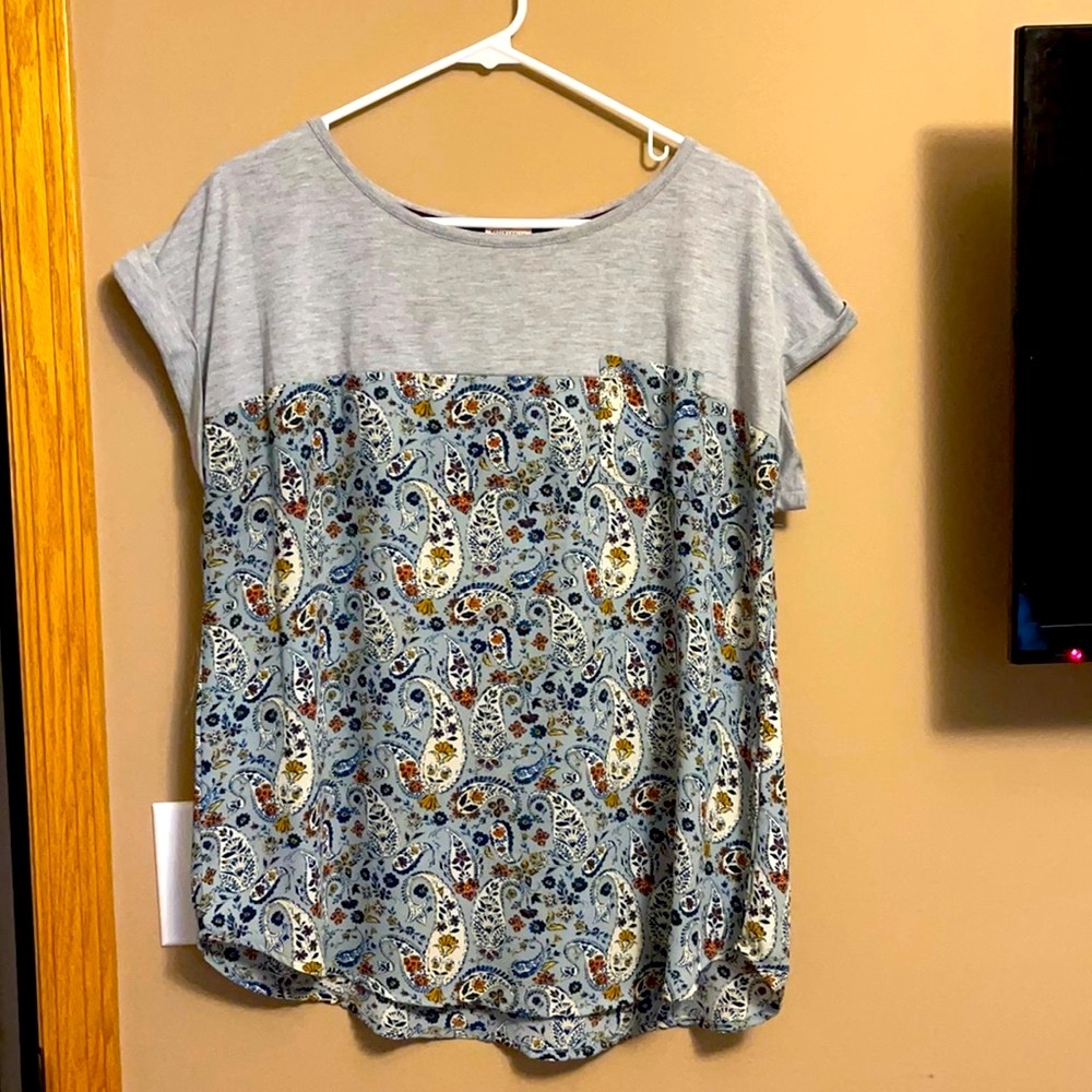 Tshirt - lightweight. Sz L